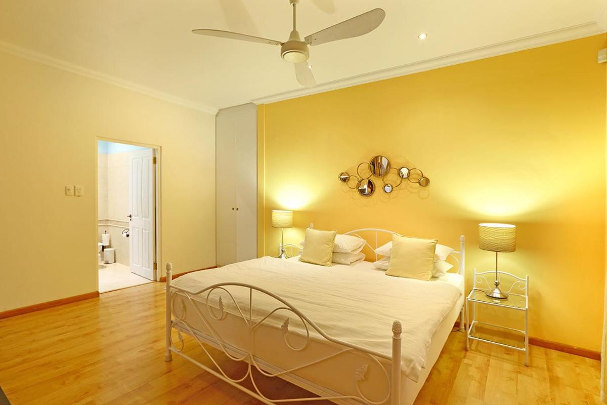 Apricot Gardens Guesthouse Gordons Bay Bagian luar foto